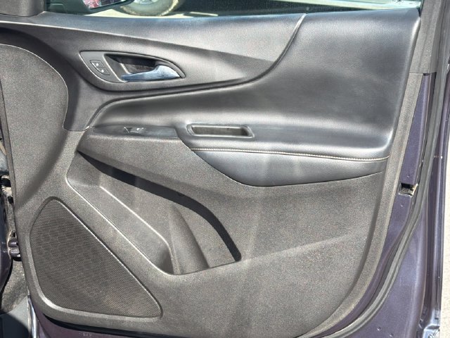 Used 2018 Chevrolet Equinox Premier FWD image 23