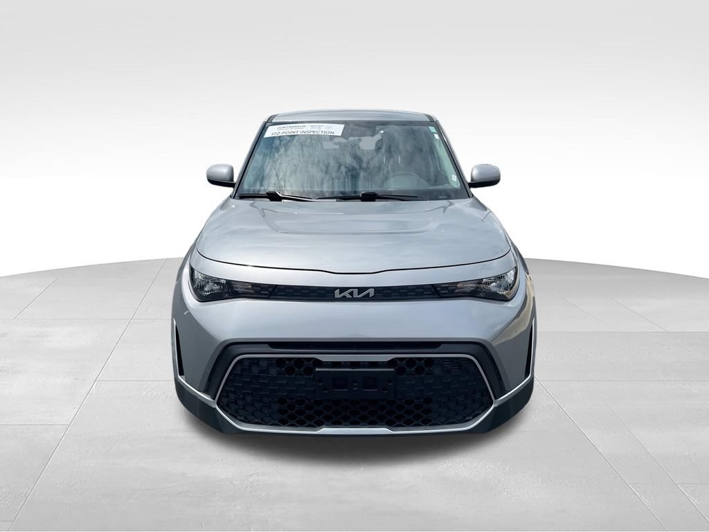 Certified 2025 Kia Soul LX w/ LX Technology Package FWD image 3
