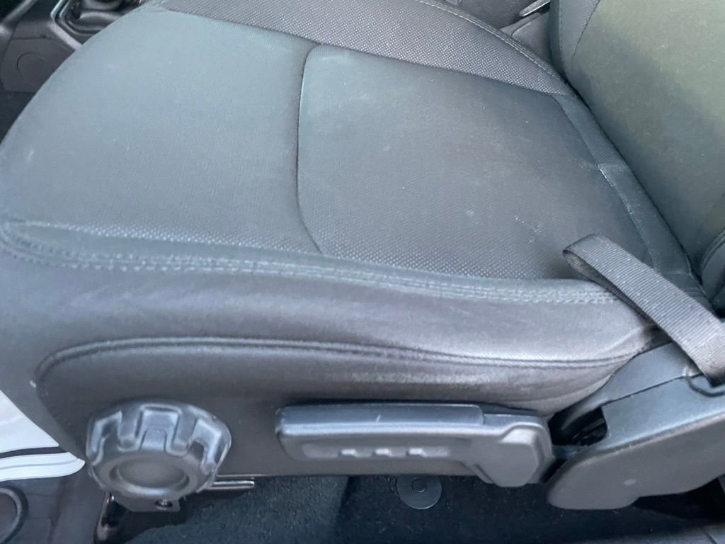 Used 2022 Jeep Wrangler Sport image 10