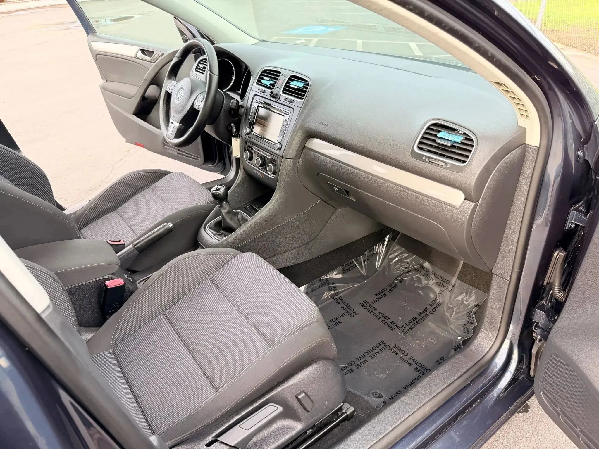 Used 2011 Volkswagen Golf TDI image 11