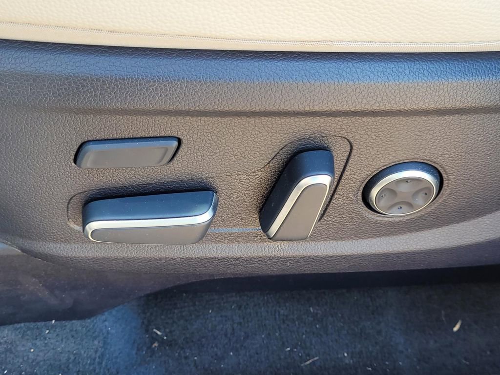 Used 2024 Hyundai Palisade Limited image 13