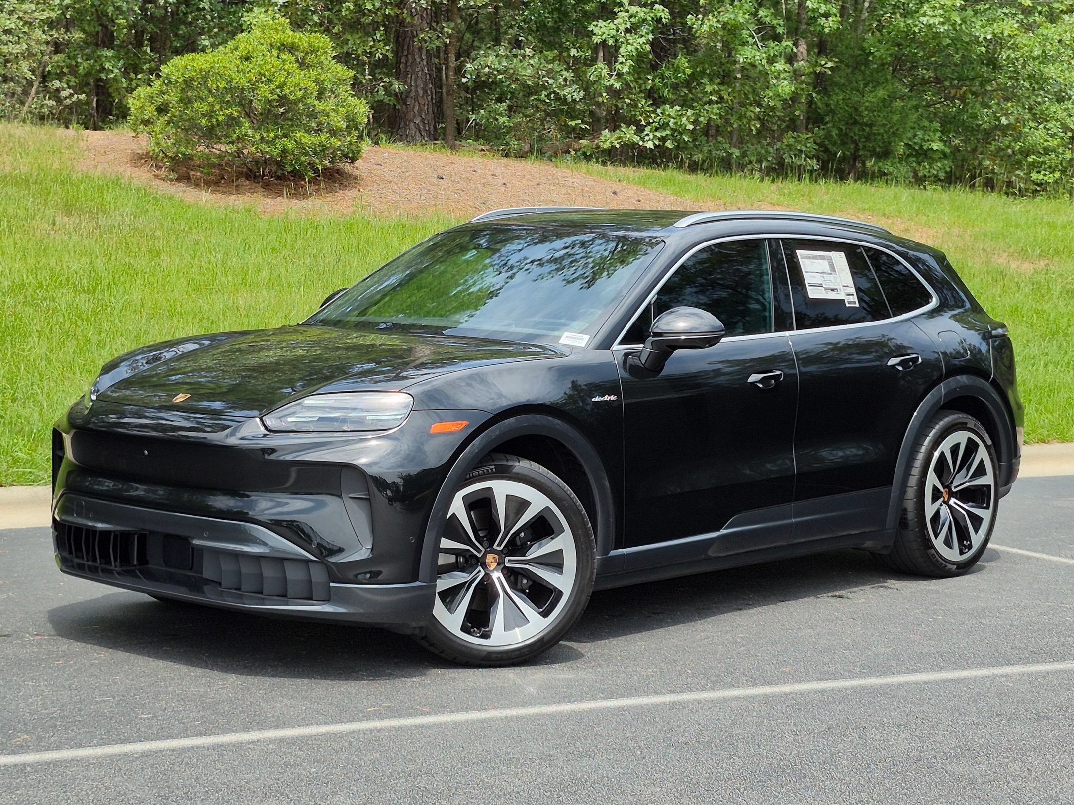 New 2026 Porsche Cayenne Coupe AWD/4WD image 1