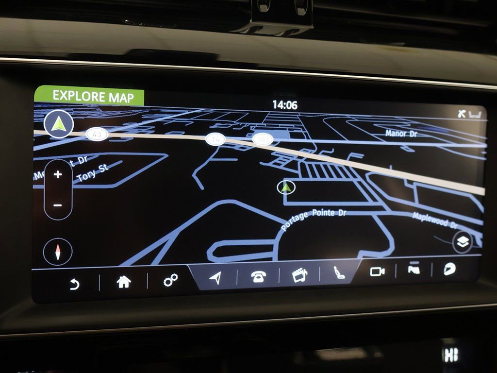 Used 2020 Jaguar F-PACE SVR image 47