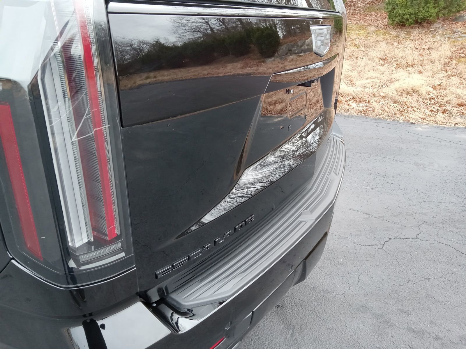 Used 2026 Cadillac Escalade Platinum Sport w/ LPO, ONYX Package image 8