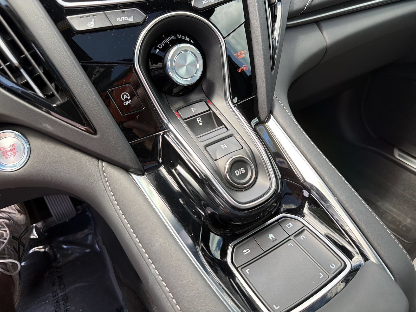 Used 2025 Acura RDX SH-AWD image 23