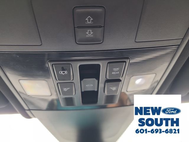 Used 2020 Volkswagen Atlas Cross Sport SEL Premium image 32