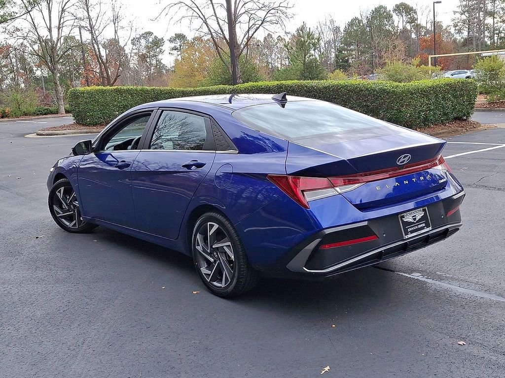 Used 2024 Hyundai Elantra Limited image 22