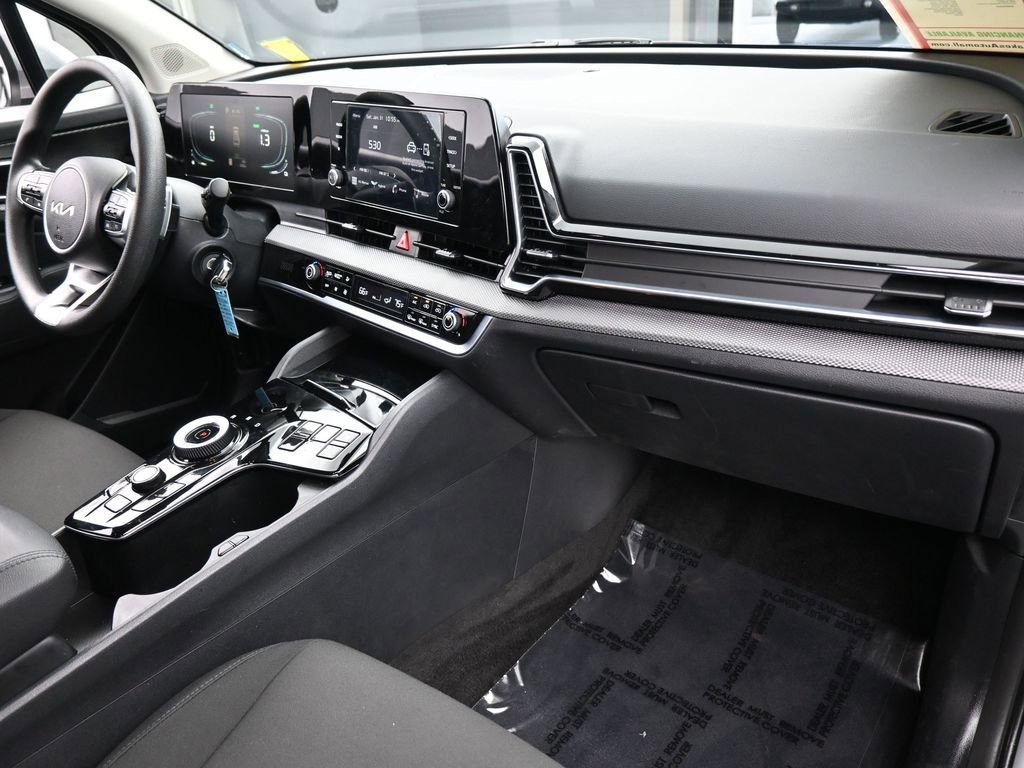 Used 2025 Kia Sportage LX image 34