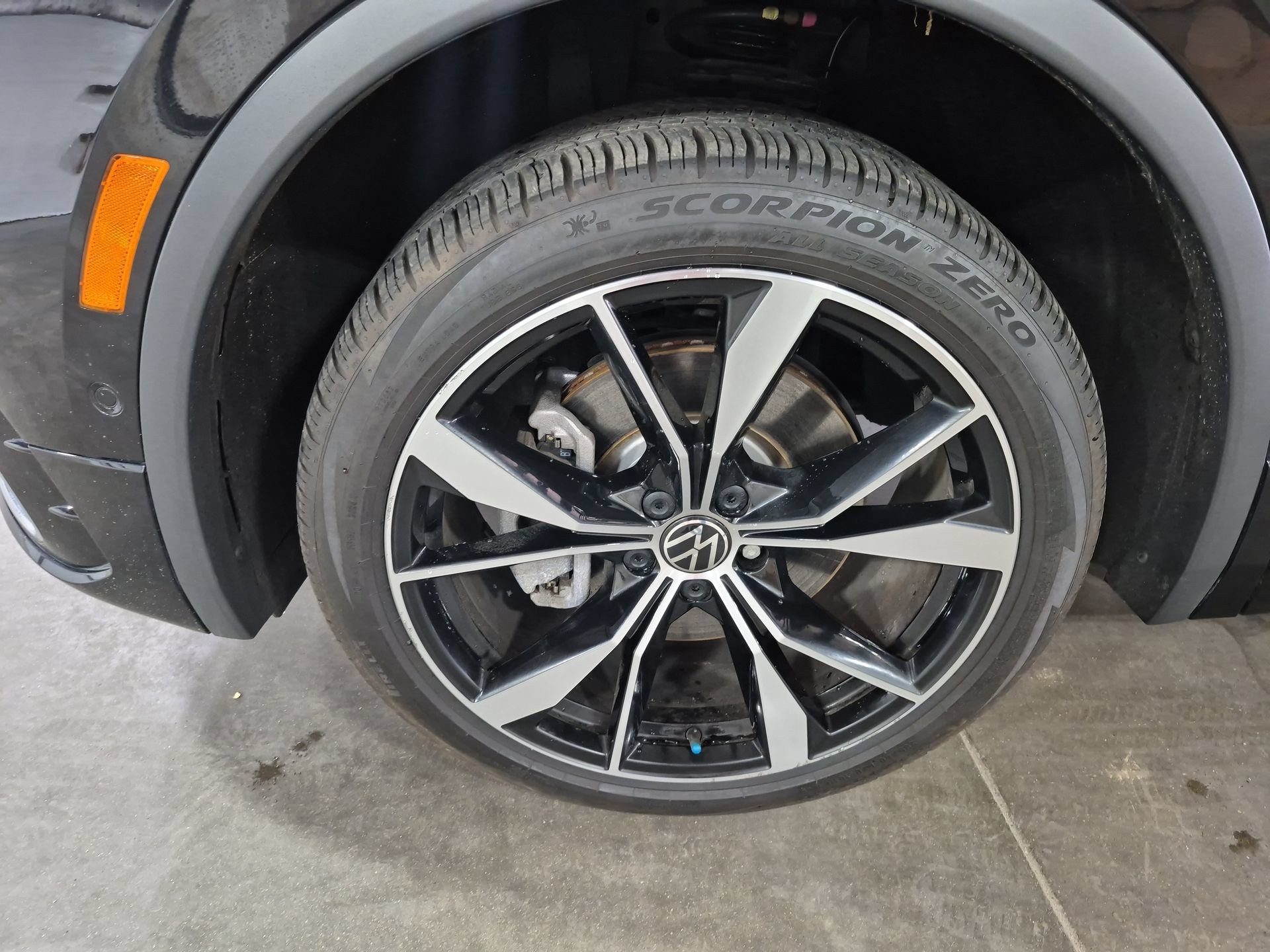 Used 2024 Volkswagen Tiguan SEL R-Line AWD/4WD image 34