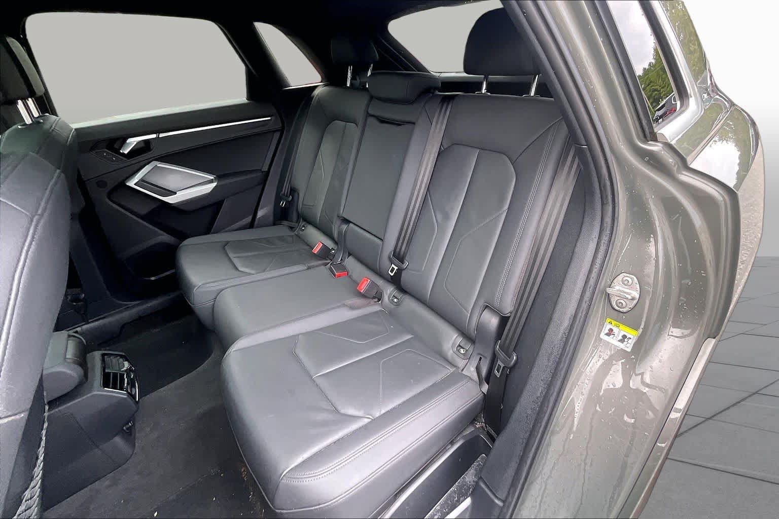 Used 2021 Audi Q3 2.0T Premium w/ Convenience Package AWD/4WD image 21