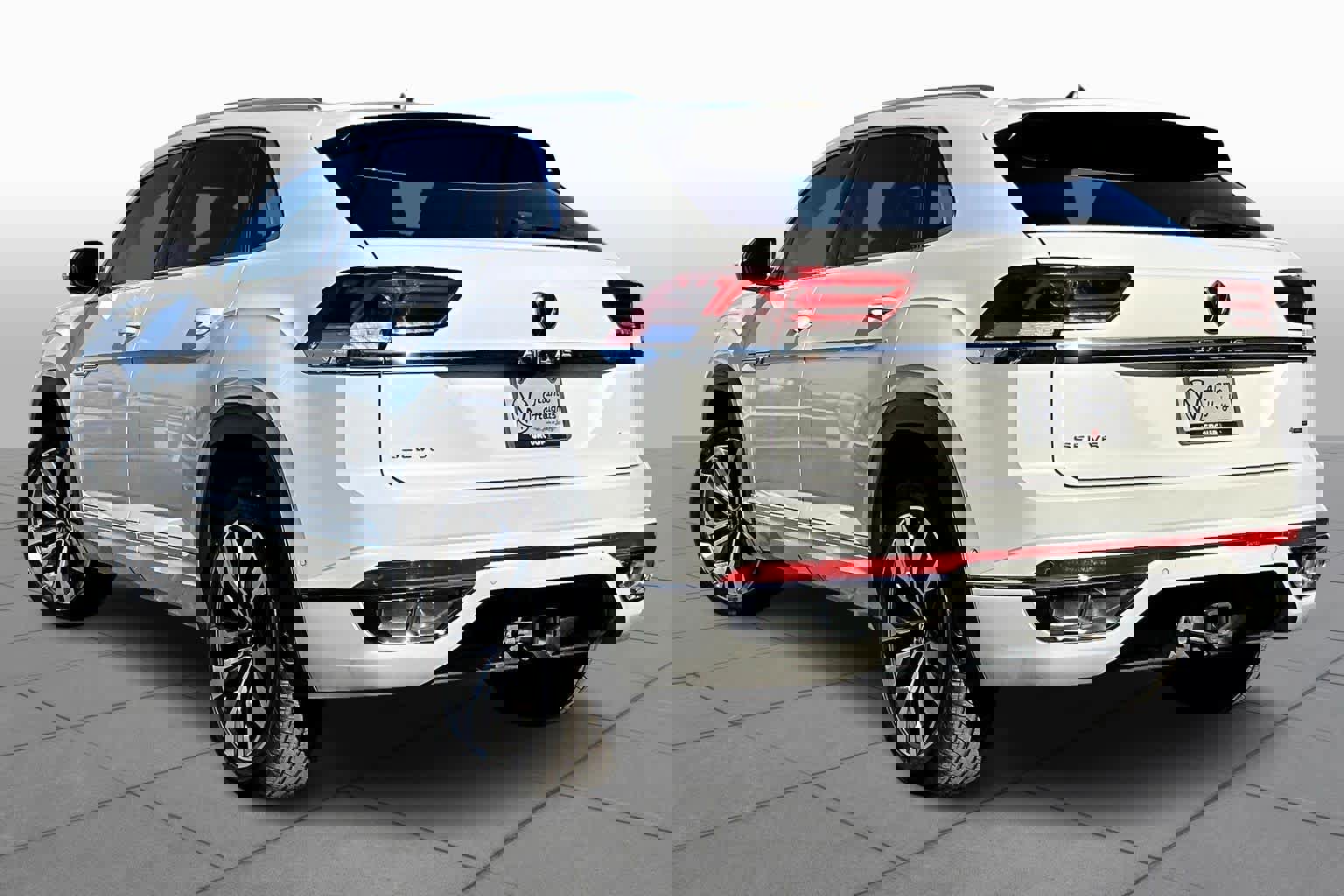 Used 2023 Volkswagen Atlas Cross Sport SEL Premium R-Line image 11