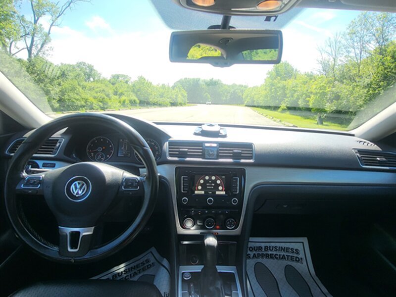 Used 2014 Volkswagen Passat 1.8T SE FWD image 11