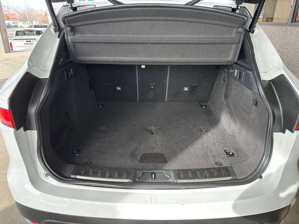 Used 2019 Jaguar F-PACE Premium image 20