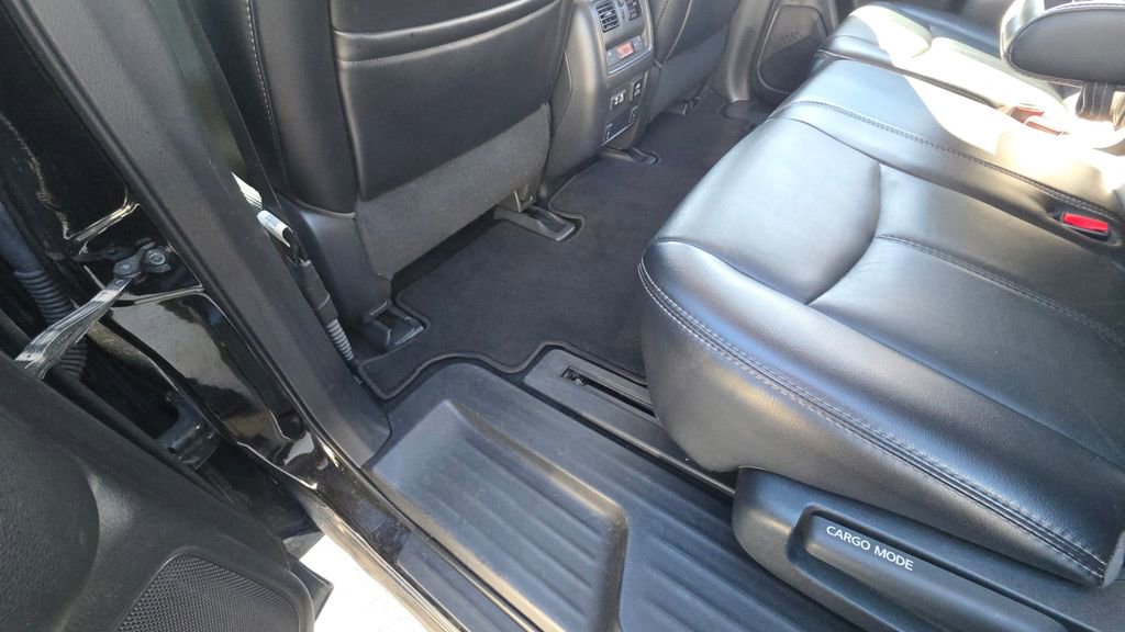 Used 2020 Nissan Pathfinder SL AWD/4WD image 18