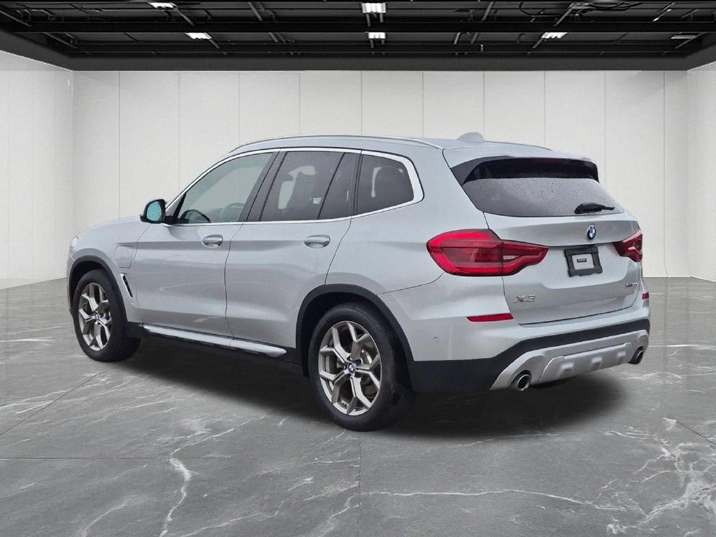 Used 2021 BMW X3 xDrive30e w/ Convenience Package AWD/4WD image 3