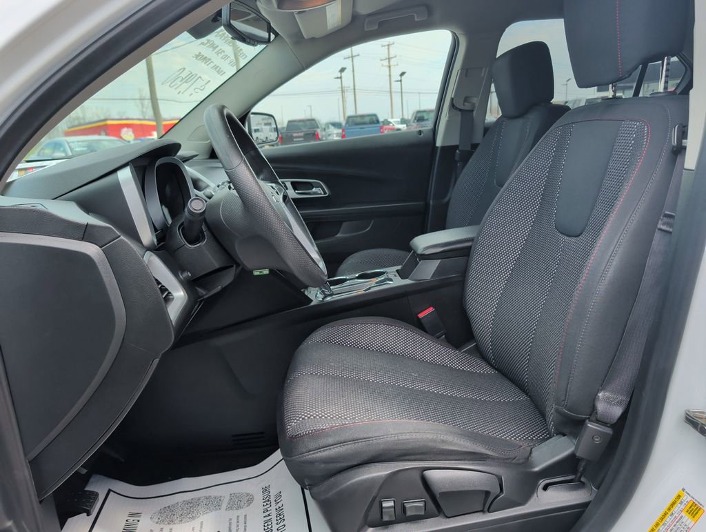 Used 2017 Chevrolet Equinox LT image 8