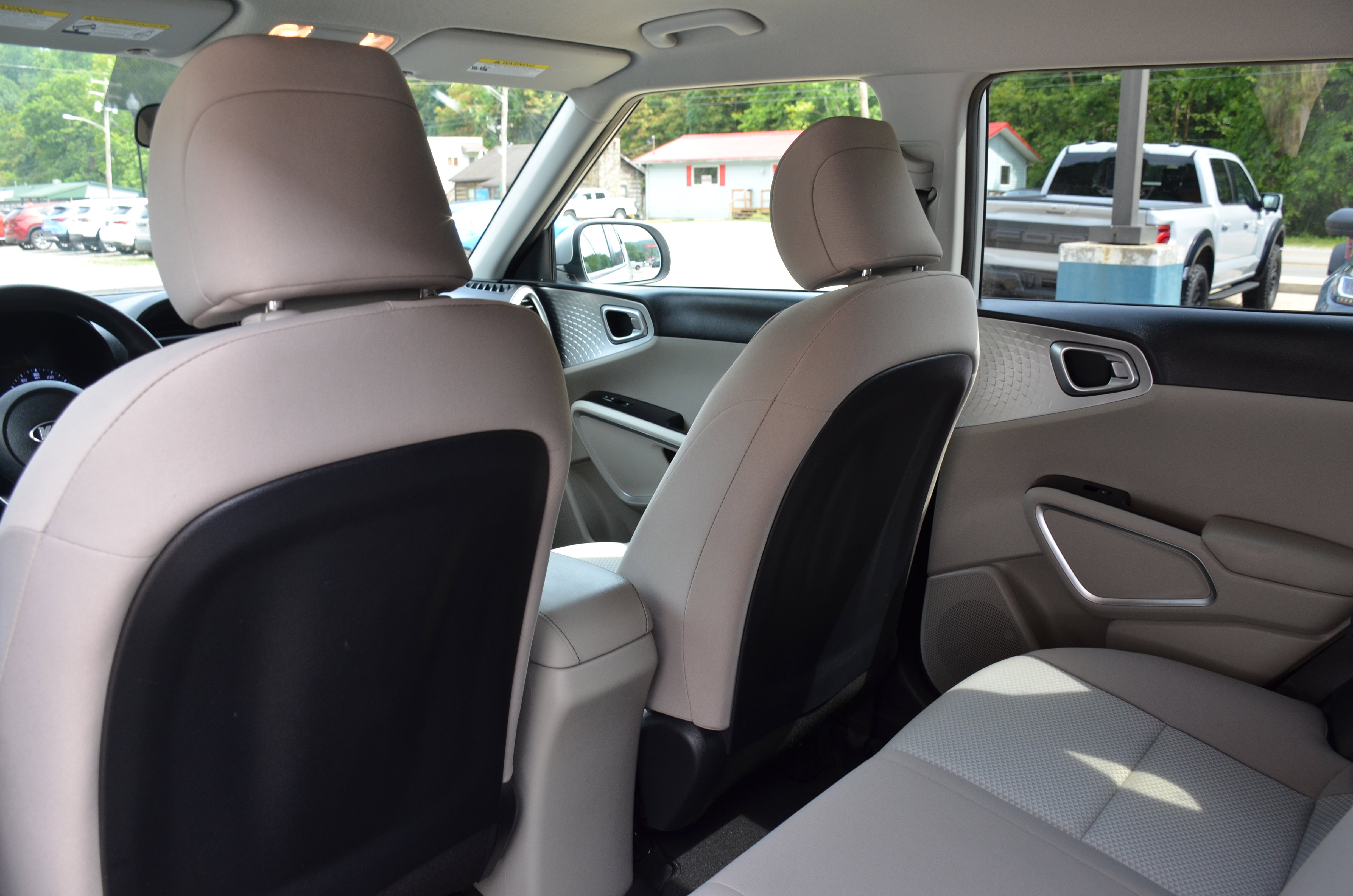 Used 2020 Kia Soul LX image 15