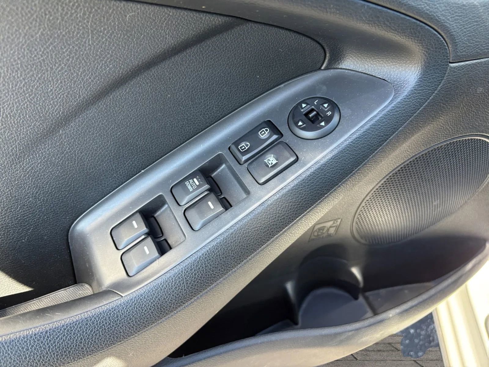 Used 2017 Kia Forte LX image 11