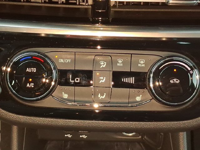 Used 2024 Buick Envista Sport Touring w/ Convenience I Package FWD image 36