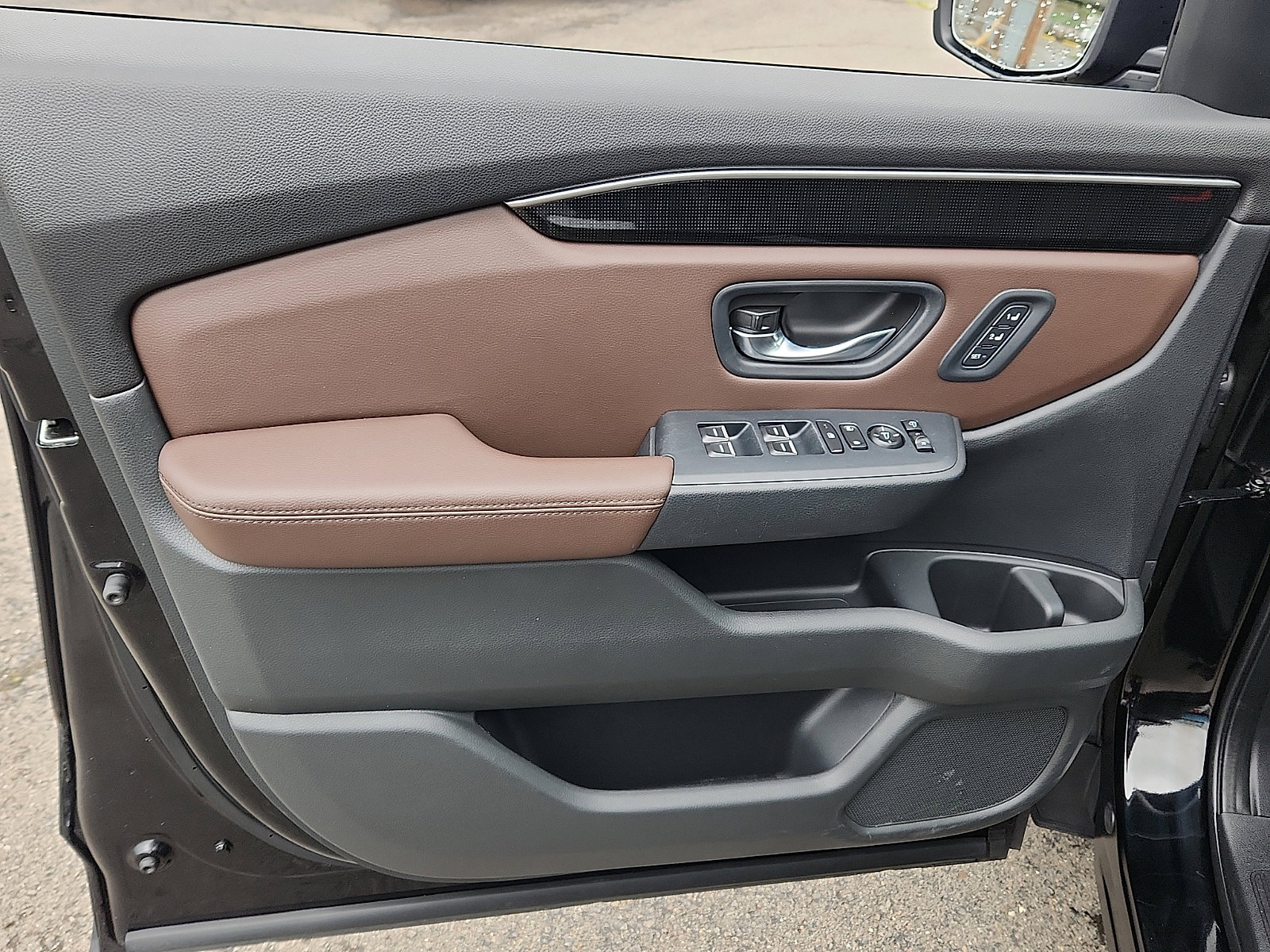 Used 2023 Honda Pilot Elite image 12