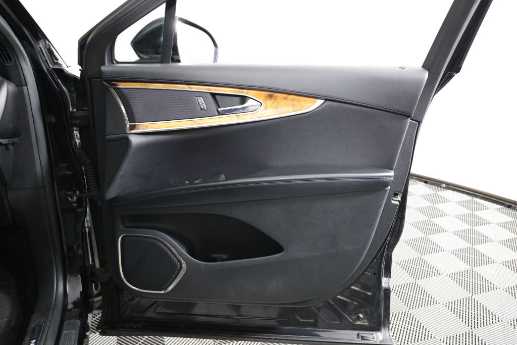 Used 2016 Lincoln MKX Reserve w/ Climate Package image 26