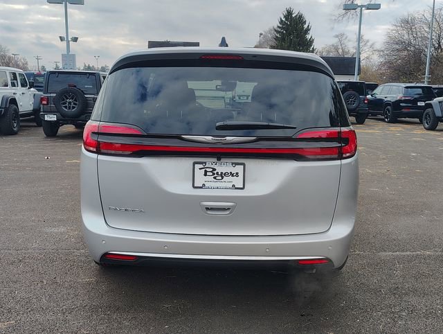 New 2026 Chrysler Pacifica Select image 35