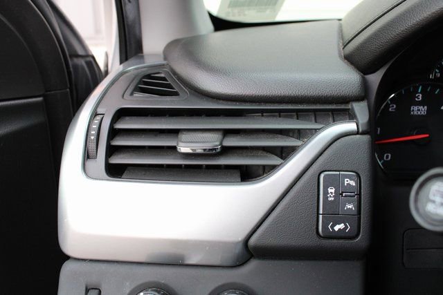 Used 2018 Chevrolet Suburban LT image 9