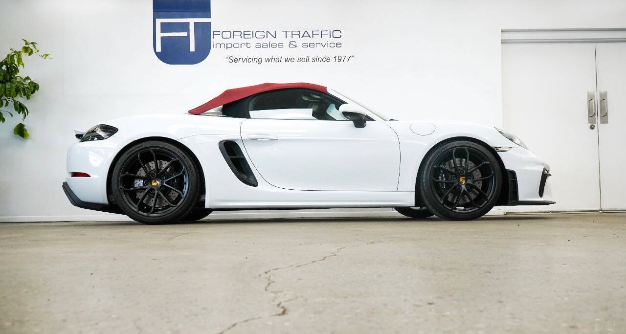 Used 2020 Porsche 718 Boxster Spyder RWD image 47