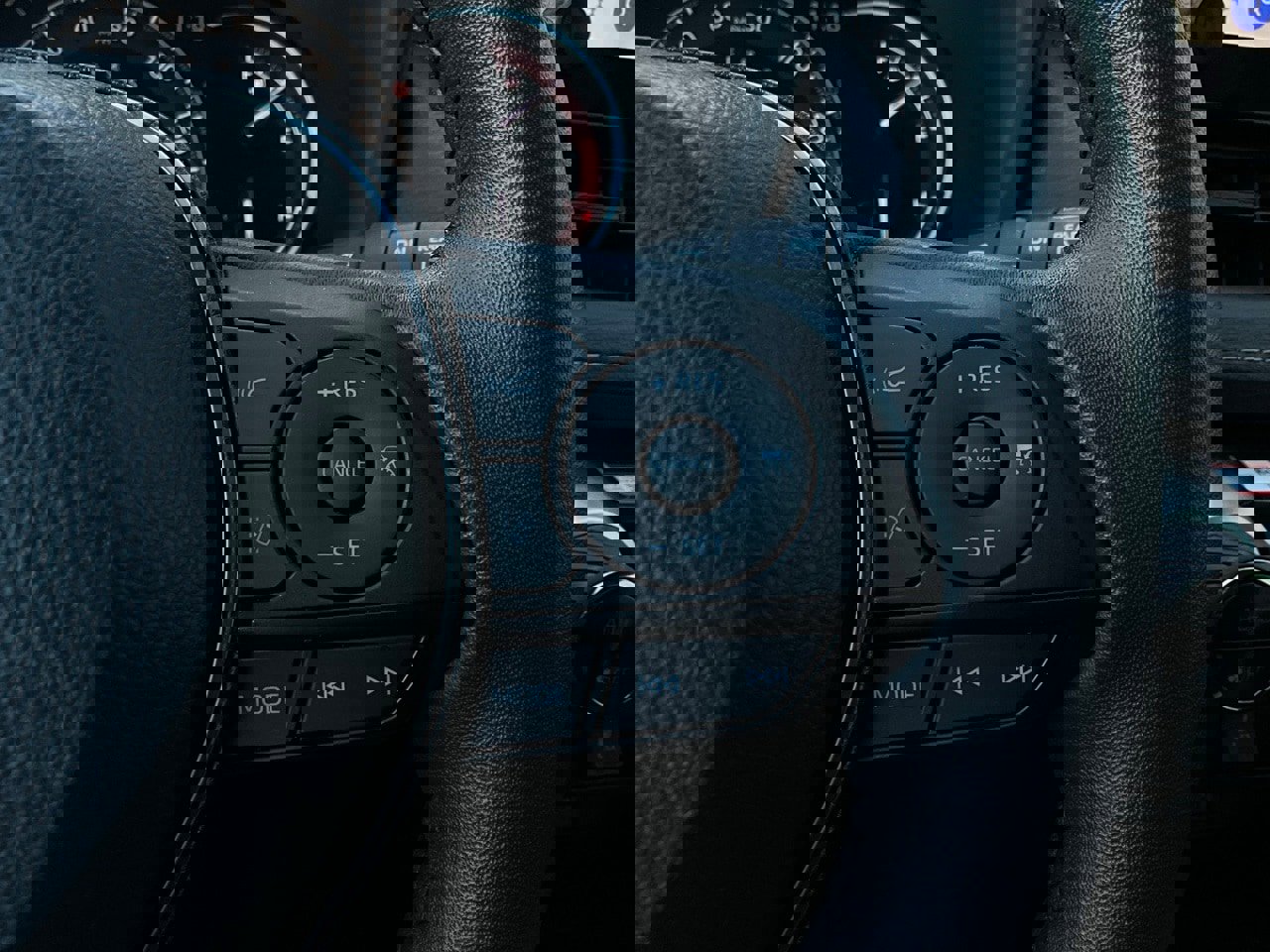 Used 2025 Toyota RAV4 XLE image 35