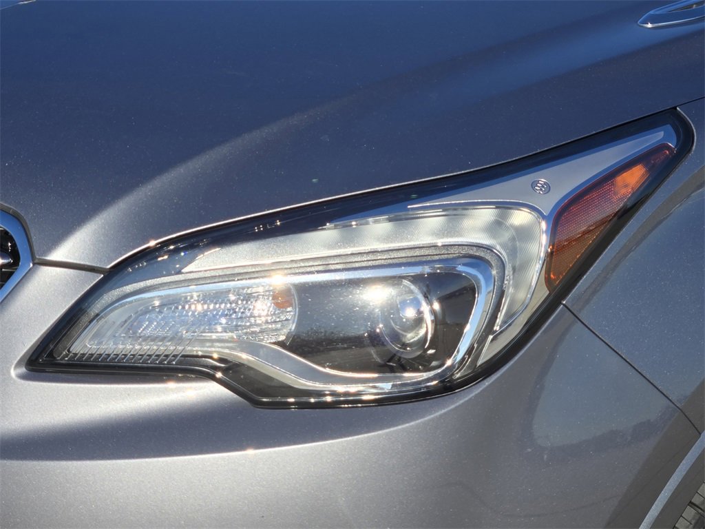 Used 2020 Buick Envision Essence image 3