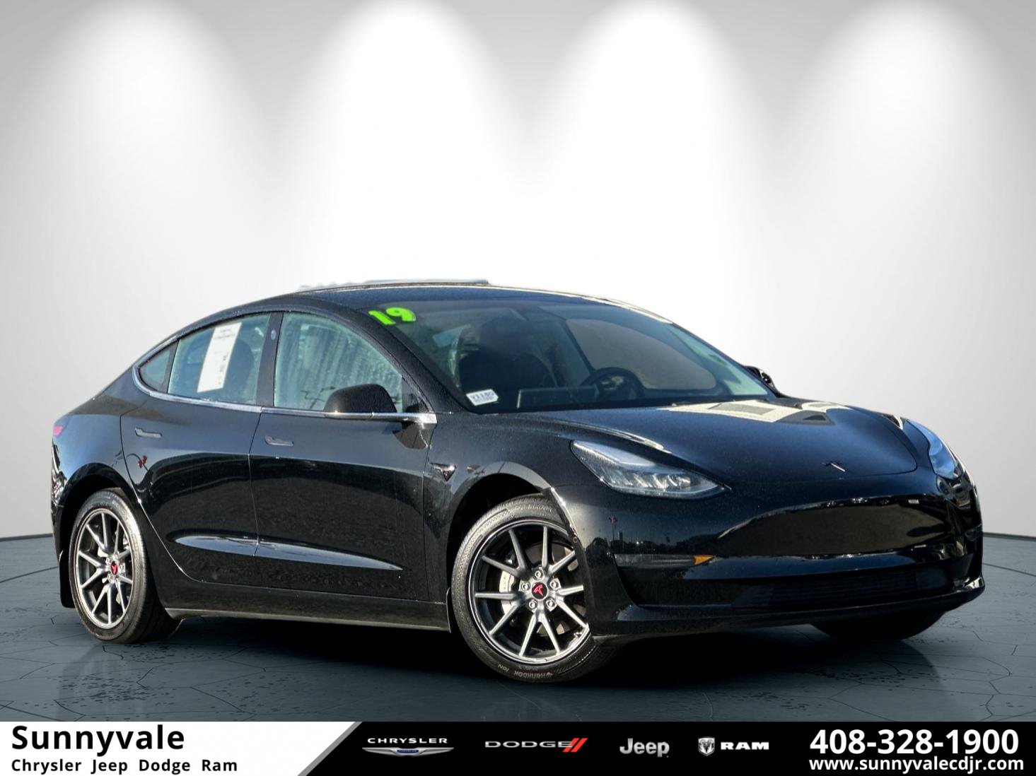Used 2019 Tesla Model 3 Standard Range Plus RWD image 1