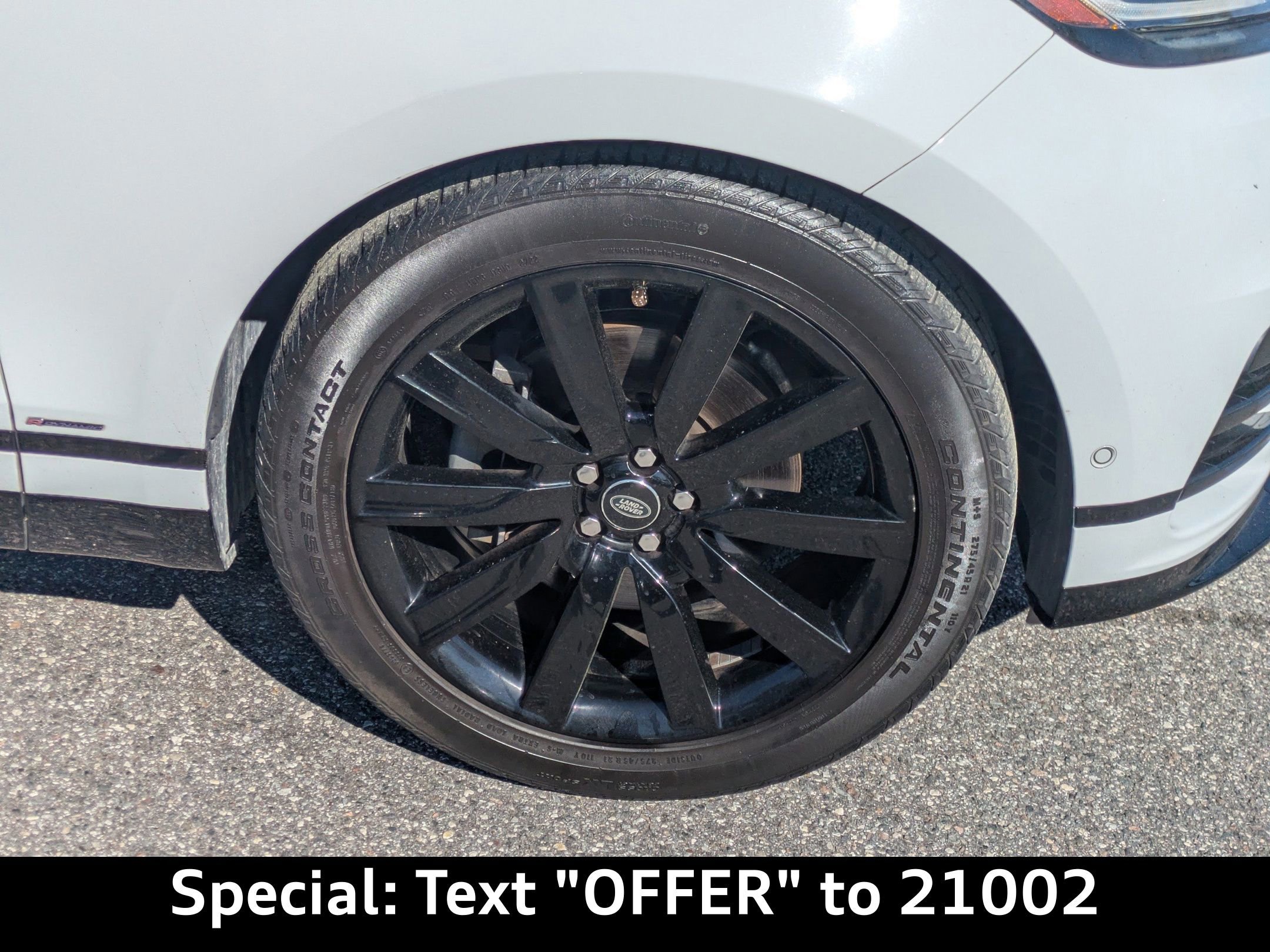 Used 2019 Land Rover Range Rover Velar R-Dynamic SE image 12