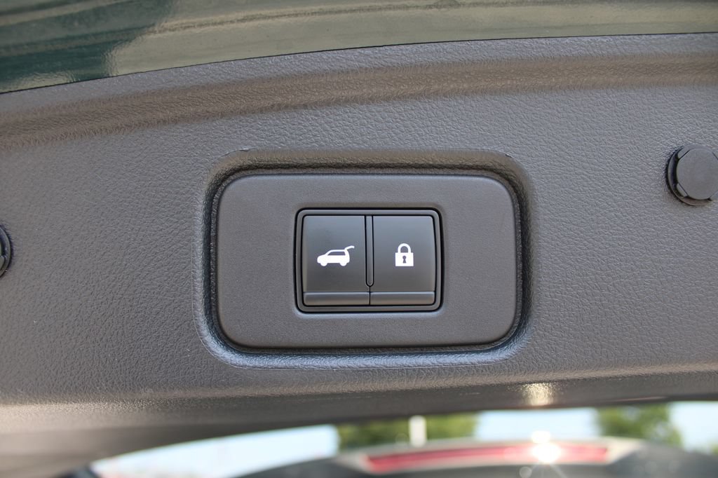 Used 2022 Nissan Pathfinder SL AWD/4WD image 30