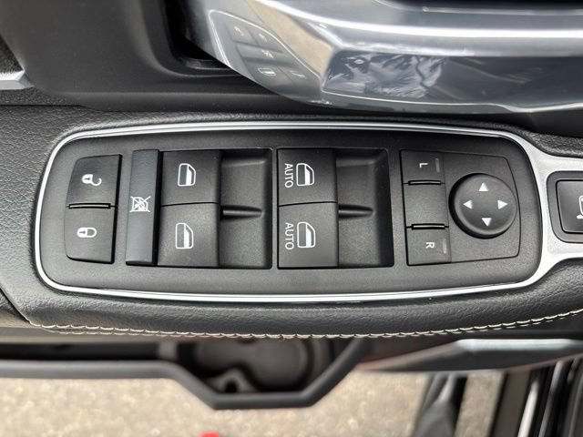Used 2024 RAM 3500 Laramie AWD/4WD image 12