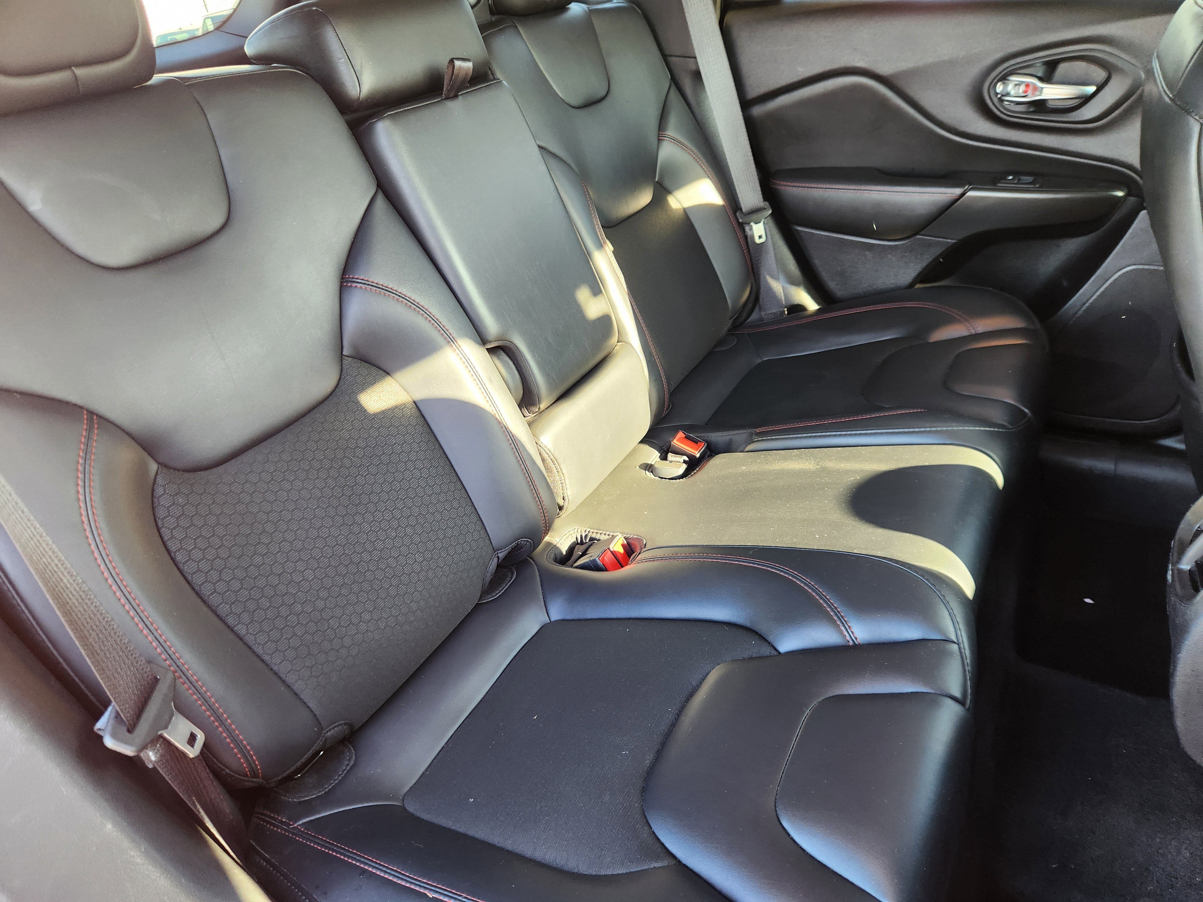 Used 2021 Jeep Cherokee Trailhawk w/ Sun, Sound & Nav Group image 17