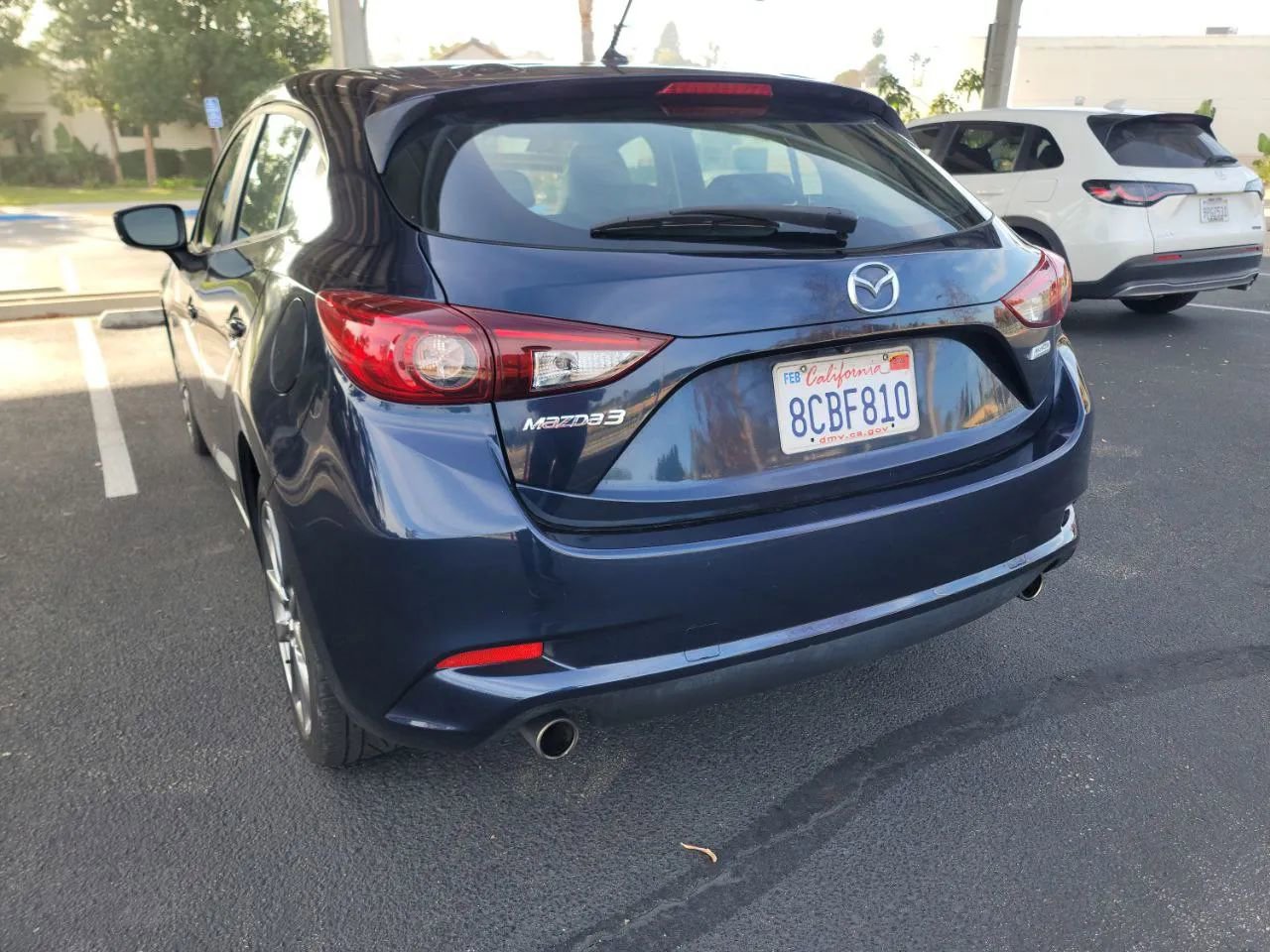 Used 2018 MAZDA MAZDA3 Touring image 8