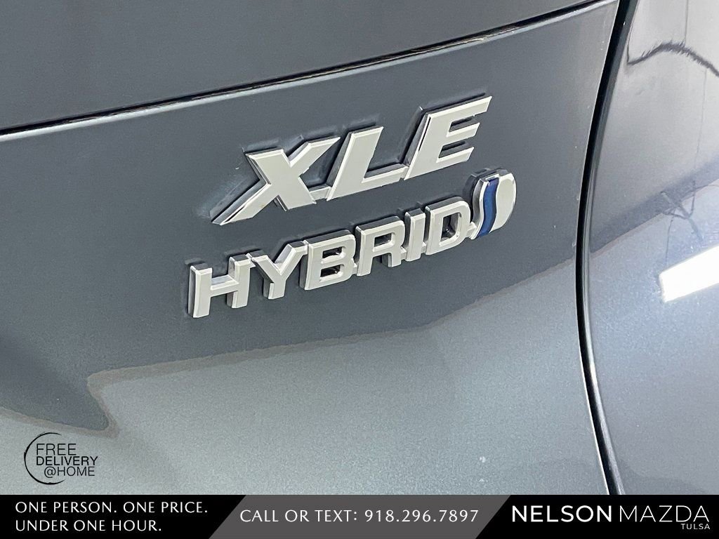 Used 2021 Toyota Venza XLE w/ Softex Package image 17