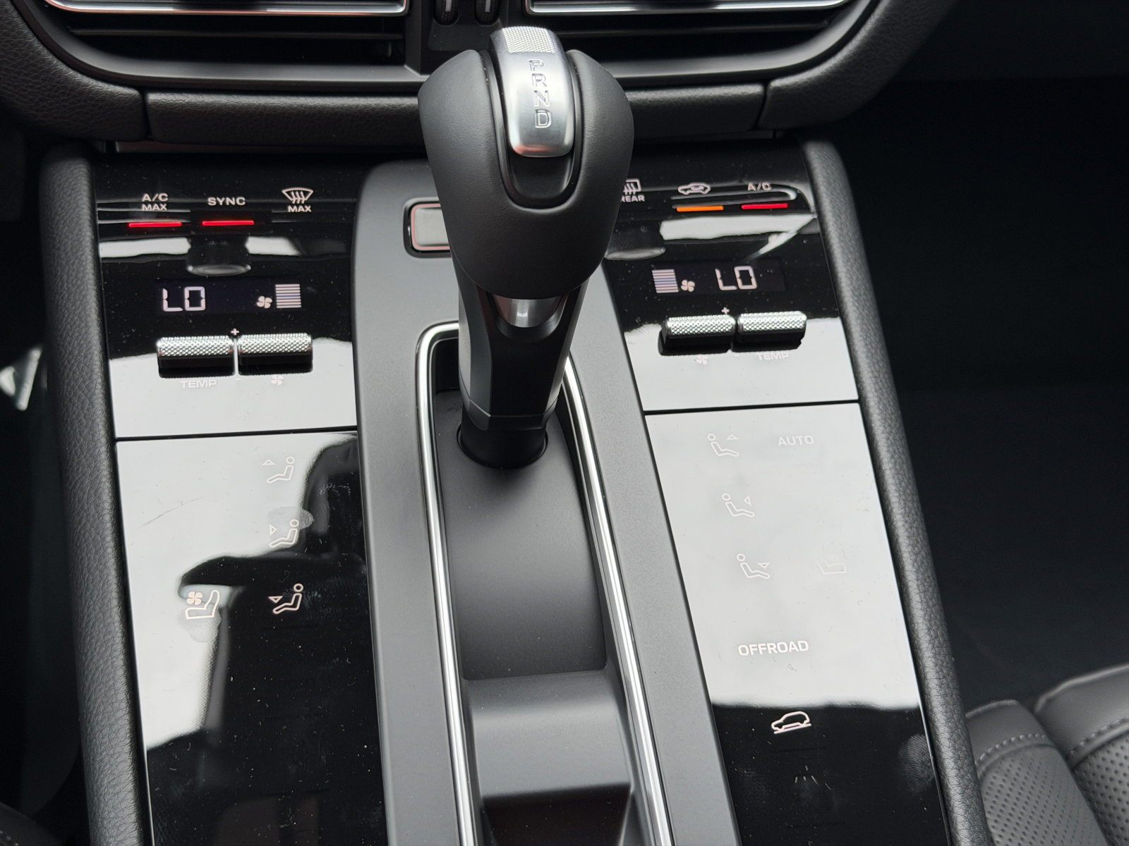 New 2026 Porsche Macan AWD/4WD image 30