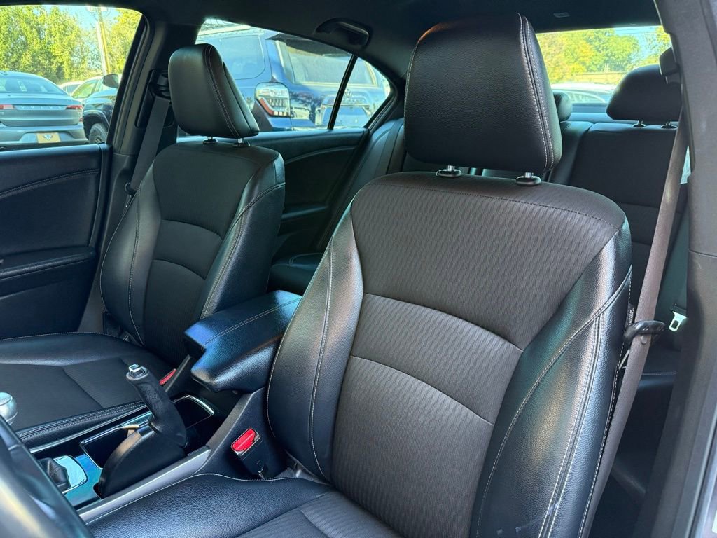 Used 2017 Honda Accord Sport image 12