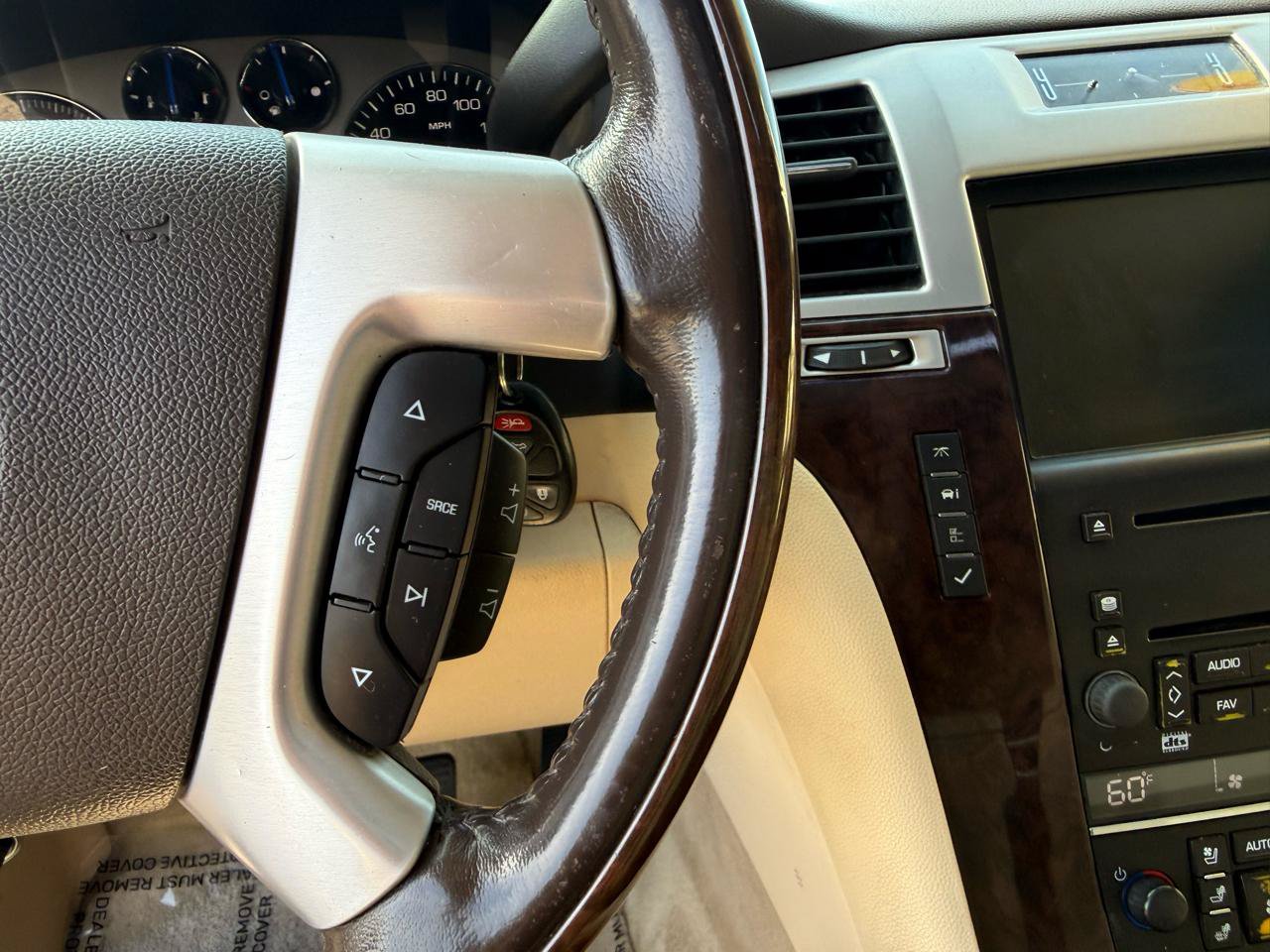 Used 2007 Cadillac Escalade AWD w/ Information Package image 21