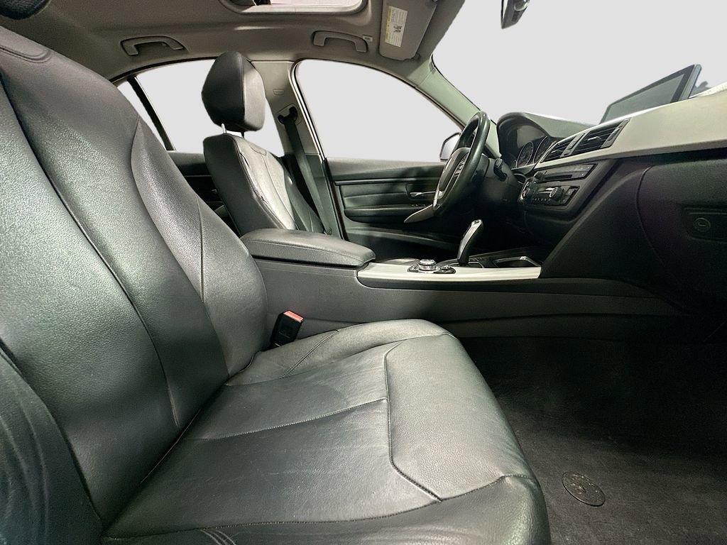 Used 2013 BMW 328i xDrive Sedan AWD/4WD image 29