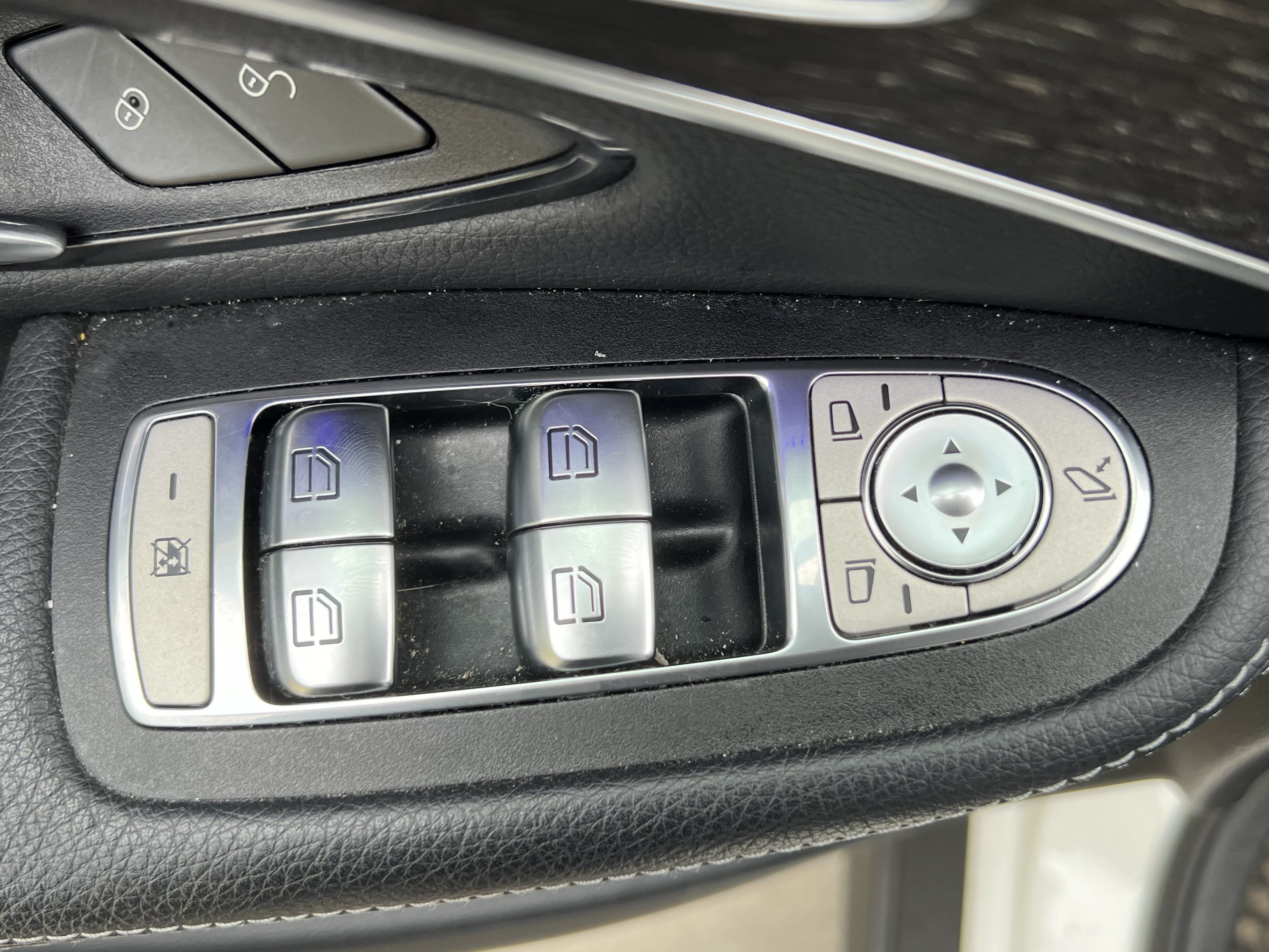 Used 2020 Mercedes-Benz GLC 300 4MATIC w/ AMG Line image 15