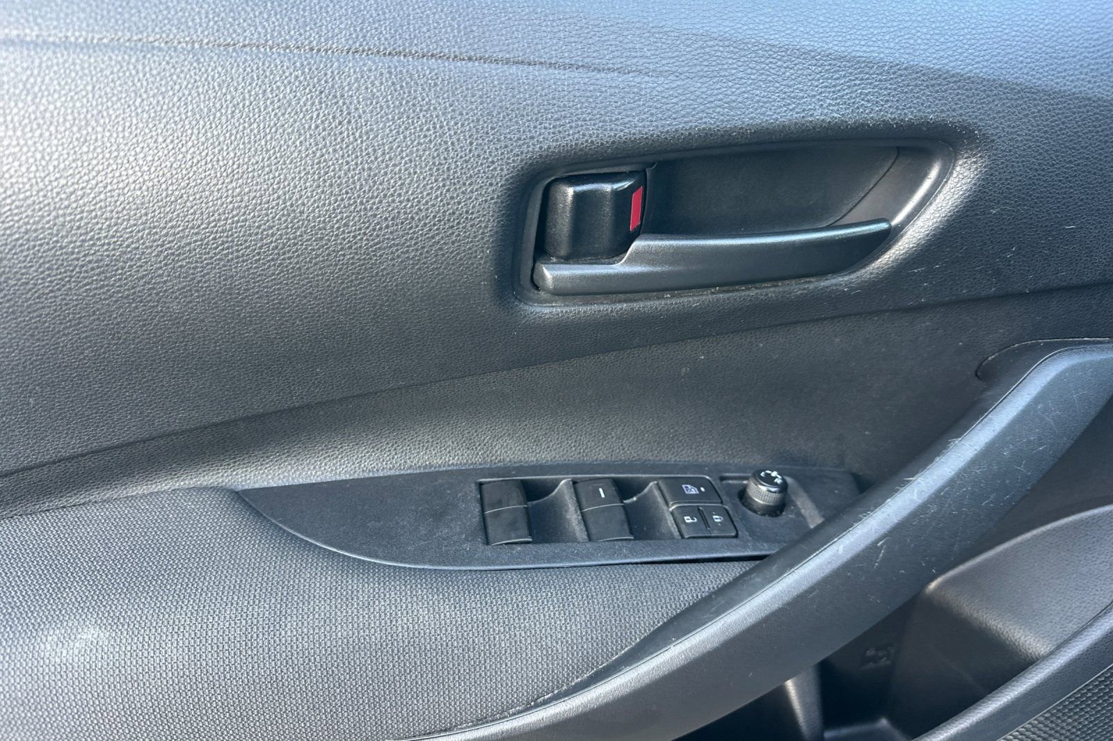 Used 2024 Toyota Corolla LE image 11