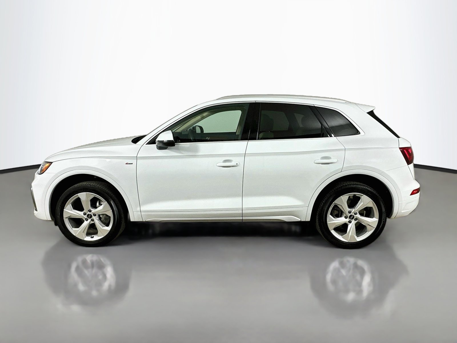 Used 2023 Audi Q5 2.0T Premium Plus w/ Premium Plus Package AWD/4WD image 8
