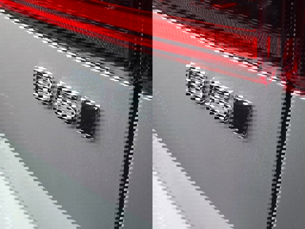 New 2026 Volvo XC60 B5 Plus w/ Climate Package image 5