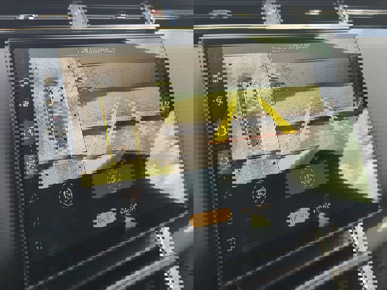 Certified 2026 Land Rover Range Rover Velar Dynamic SE image 31