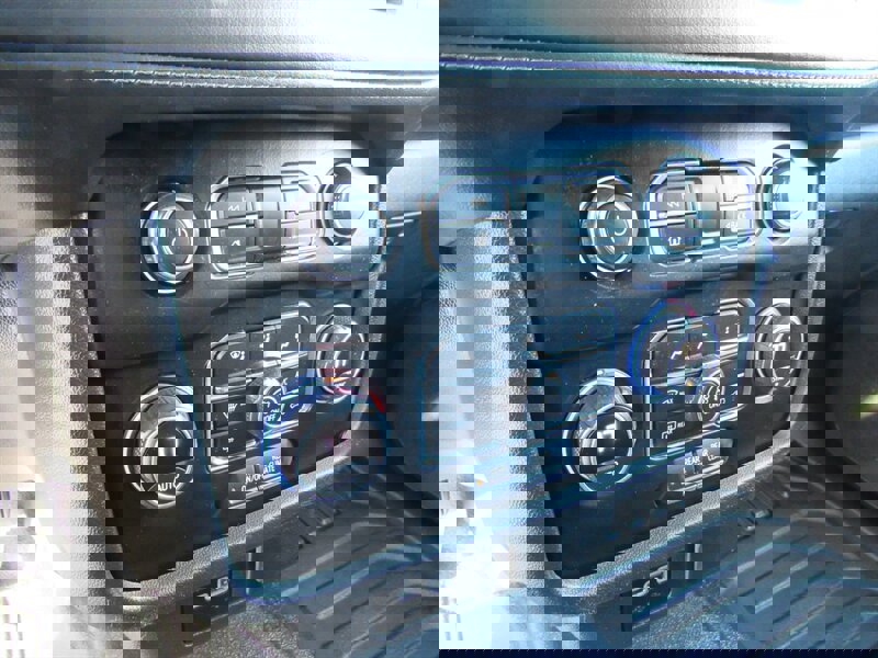 Used 2021 Chevrolet Tahoe 4WD w/ Remote Keyless Entry Package image 17