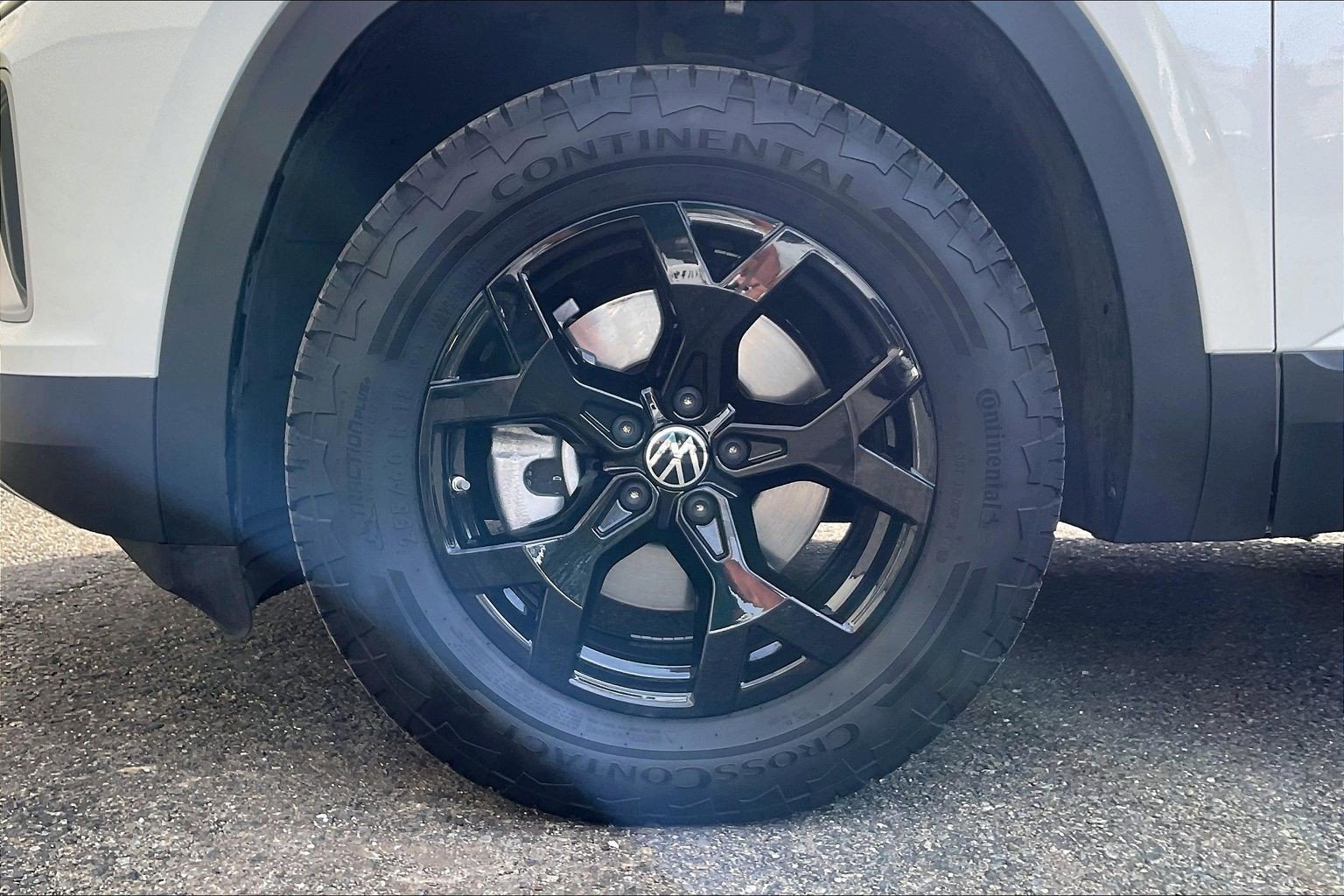 Certified 2024 Volkswagen Atlas Peak Edition SEL AWD/4WD image 8