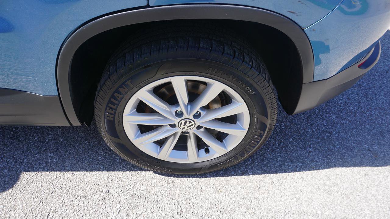 Used 2018 Volkswagen Tiguan Limited w/ Premium Package AWD/4WD image 9