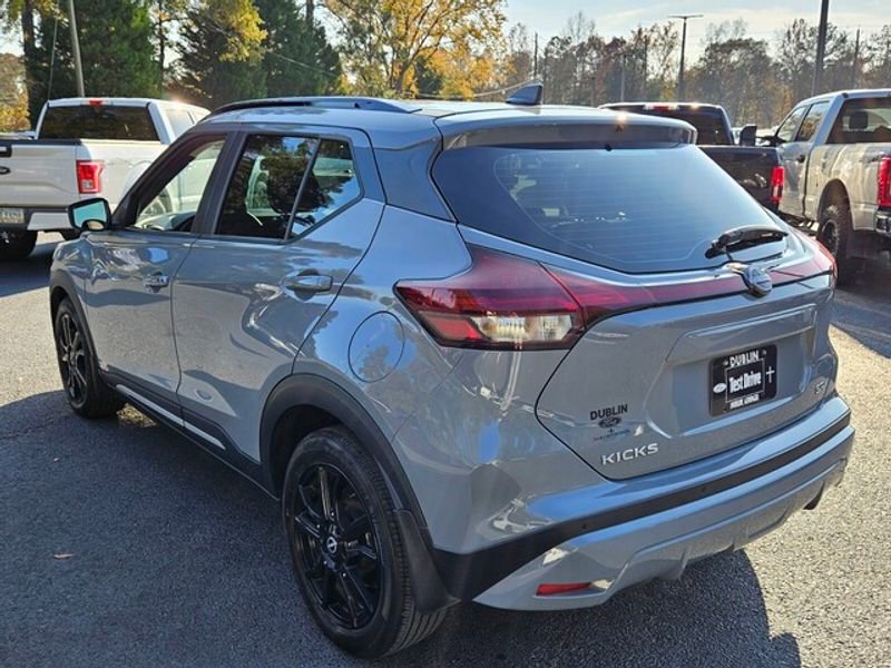 Used 2024 Nissan Kicks SR image 11